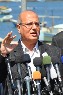 الخضري يطالب بفتح