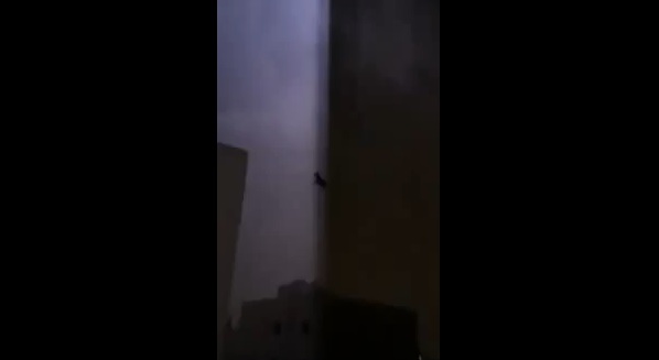 بالفيديو: حصان يطير فوق سماء جدة