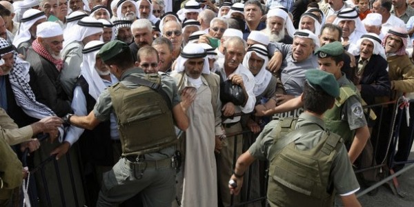 إسرائيل تمنع الفلسطينيين من دخول القدس في أول جمعة من رمضان

