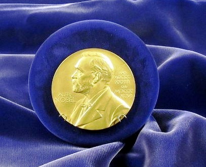 جائزة نوبل للطب لعام 1962 تباع في مزاد بأكثر من 4.7 مليون دولار