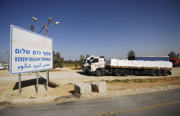 إسرائيل تغلق معبر