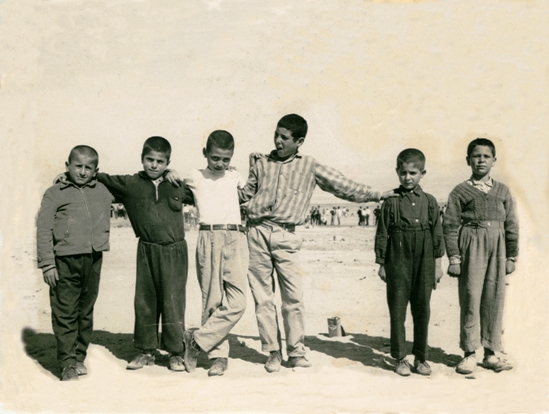 المتحف الفلسطيني يطلق مشروع ألبوم العائلة في مخيم قلنديا 