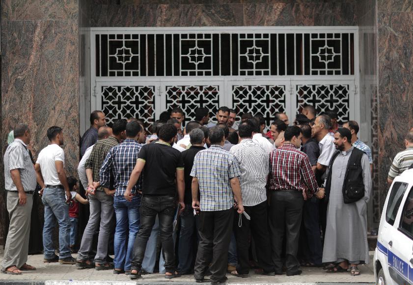 شرطة غزة تواصل اغلاق بنوك القطاع لليوم الرابع على التوالي