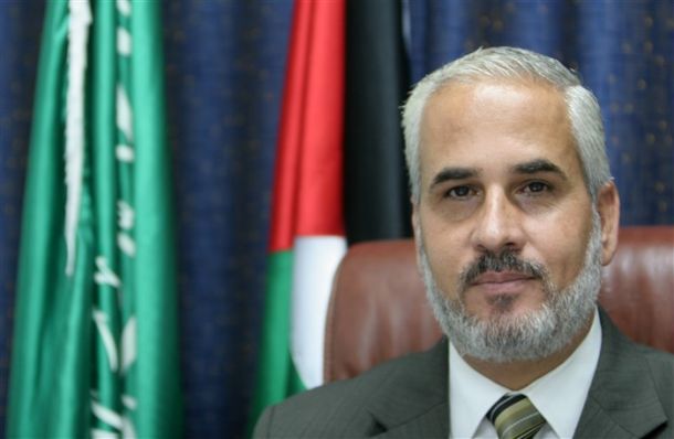 برهوم: تهديدات عباس بفك الشراكة تسعى إلى تدمير المصالحة