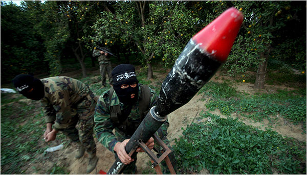 صواريخ محلية تحمل أسماء قادة حماس