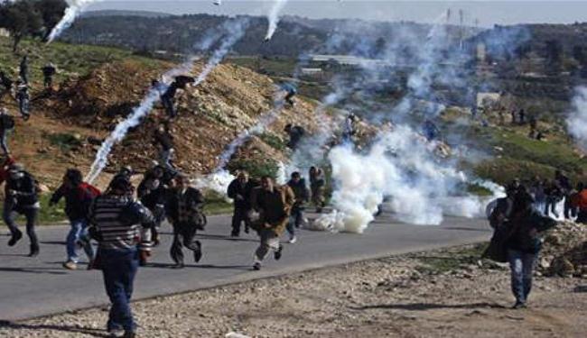  إصابة 18 مواطنا بمواجهات مع قوات الاحتلال في الضفة