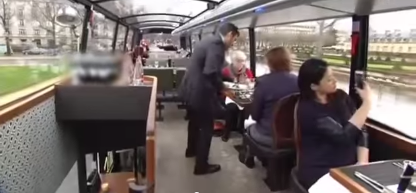 بالفيديو: مطعم 3 نجوم في حافلة تجول شوارع باريس

