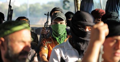 وقفة في غزة احتجاجا على رسوم 
