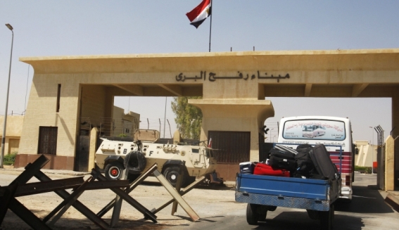 سفر 441 مواطن عبر معبر