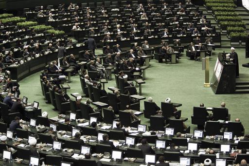 البرلمان الايراني يعد قانونا يتيح تكثيف تخصيب اليورانيوم