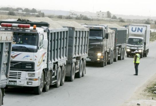 540 شاحنة إلى غزة اليوم عبر كرم أبو سالم
