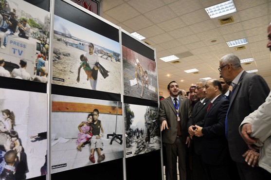 معرض للصور بغزة يجسّد معاناة الفلسطينيين خلال الحرب