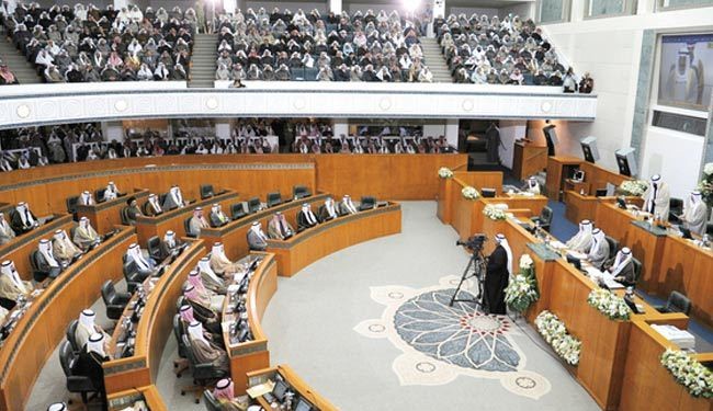 النيابة الكويتية تحتجز برلمانيا سابقا 10 أيام بتهمة 