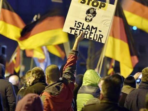 حركة المانية مناهضة للهجرة تقول ان هجوم باريس يوضح خطر العنف الاسلامي
