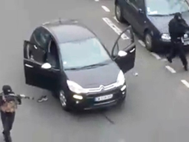 وسائل إعلام فرنسية: تحديد هوية ثلاثة أشخاص يشتبه في أرتكابهم هجوم 