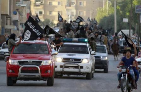 المرصد السوري: مقتل 40 من مقاتلي داعش في غارة جوية بسوريا
