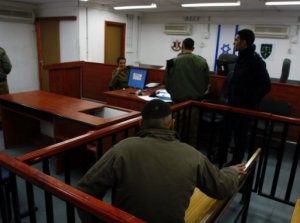 محكمة الاحتلال تمدد توقيف الأسير الجريح محمد شلالدة غيابيا
