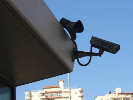  الاحتلال ينصب كاميرات مراقبة على مدخل بيت جالا الغربي
