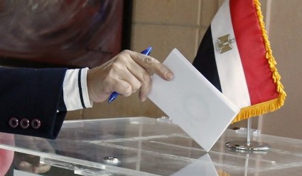 بداية هادئة لجولة الإعادة للمرحلة الأولى من الانتخابات البرلمانية في مصر
