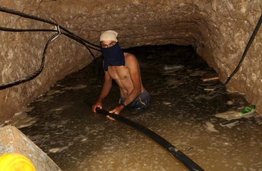 الجيش المصري يغرق