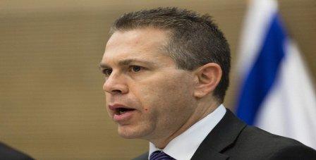 وزير الأمن الإسرائيلي : أعطينا أوامر إطلاق نار جديدة و من المبالغة التحدث عن انعدام الأمن 
