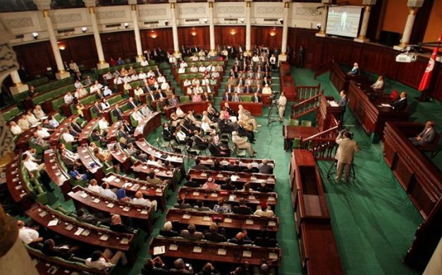 المعارضة في تونس تقترح مشروع قانون يجرم التطبيع مع 