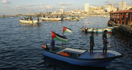 إصابة صيادين اثنين برصاص قوات الاحتلال شمال قطاع غزة