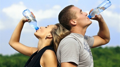 حافظ على ترطيب جسمك بدون شرب الماء
