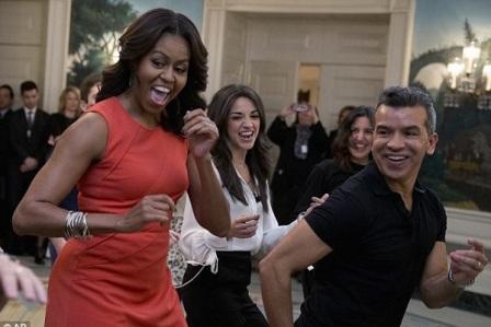 (فيديو وصور) إن غاب أوباما أرقصي يا ميشيل!
