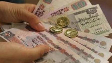 وكالة : قروض 1.5 مليار دولار تدخل ميزانية مصر قبل نهاية العام
