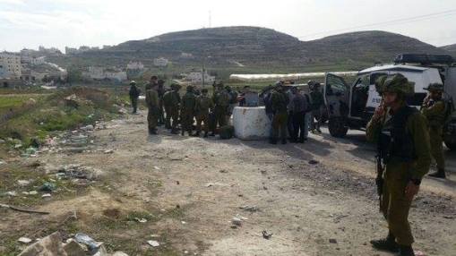 قوات الاحتلال تطلق النار على شاب على مدخل مخيم الفوار وتمنع اسعافه
