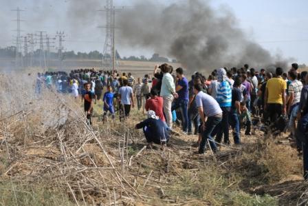 11 إصابة على الأقل بالرصاص الحي في مواجهات متواصلة في قطاع غزة

