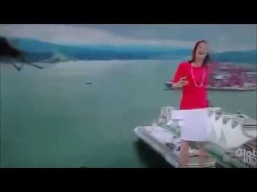  فيديو: عنكبوت ضخم يصيب مذيعة بالرعب على الهواء
