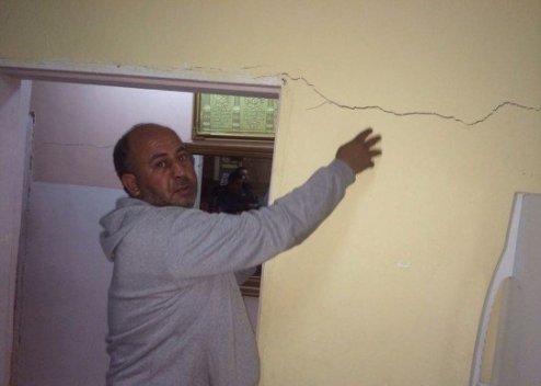 تشققات في منازل حي وادي حلوة بسبب الحفريات الإسرائيلية
