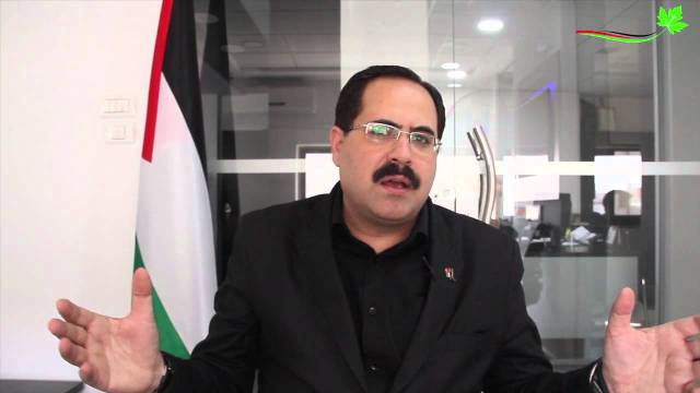 صيدم يكرم ثلاثة معلمين