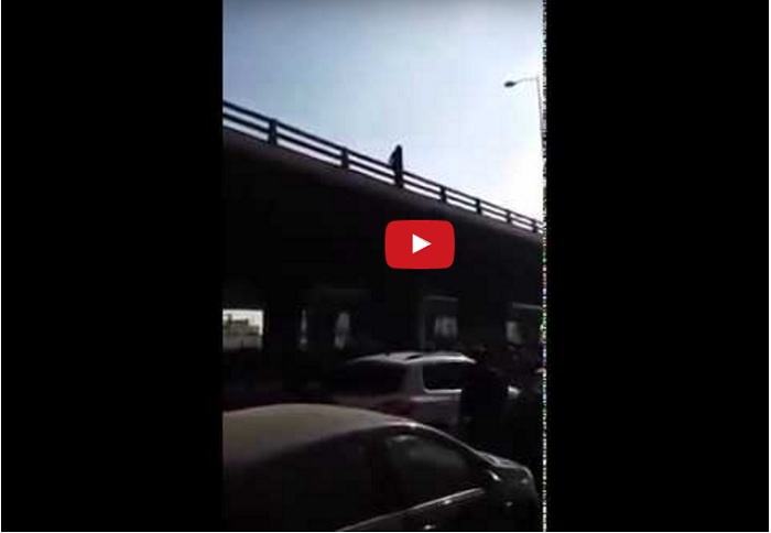  فيديو: فتاة تونسية تنتحر وتلقى نفسها من أعلى جسر الجمهورية

