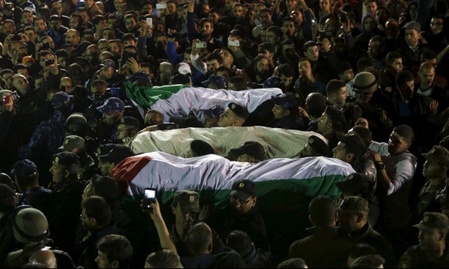 تقرير: إسرائيل غيّرت سياستها بتسليم جثامين الشهداء لعائلاتهم