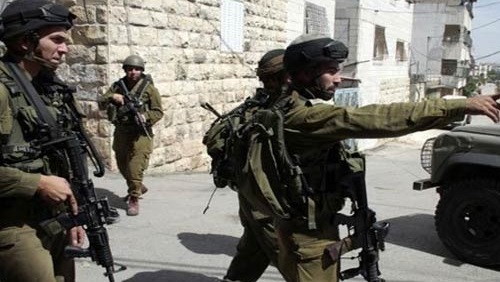 اعتقال 15 مواطنا في الضفة الغربية