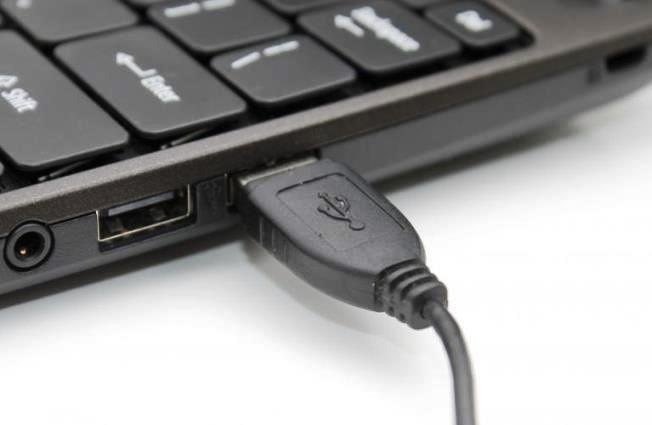 كيف تقوم بخدعة تعطيل منافذ USB لحماية حاسوبك ؟
