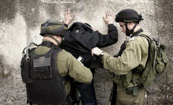 الاحتلال يعتقل 12 مواطنا من أنحاء متفرقة من الضفة