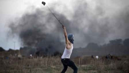 الاحتلال يفتح النار على تجمع للمواطنين شرق غزة
