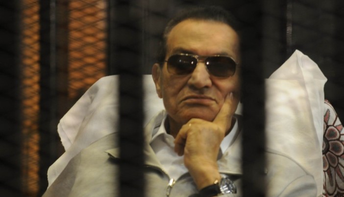  وزير إسرائيلي يكشف كيف نجا مبارك من حبل المشنقة