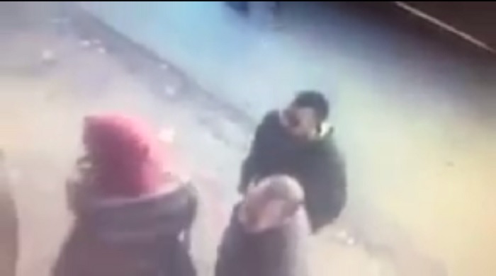 فيديو..  ماذا حصل لللصين الذين سرقا إمراة في وسط نابلس ؟
