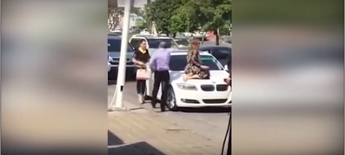 فيديو: مكسيكية تجلس