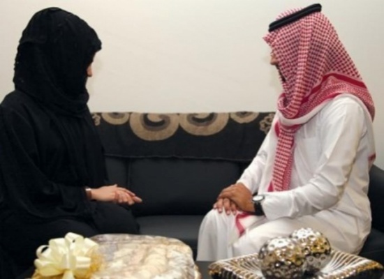 سعودي يزوج ابنته