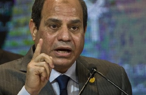 السيسي يصدر عفوا عن 100 شاب من بين عشرات آلاف المعتقلين

