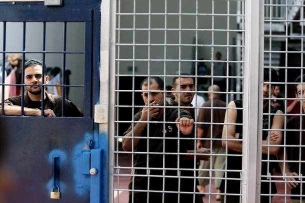 نادي الأسير: 13 أسيراً محتجزون في 'عيادة سجن الرملة'