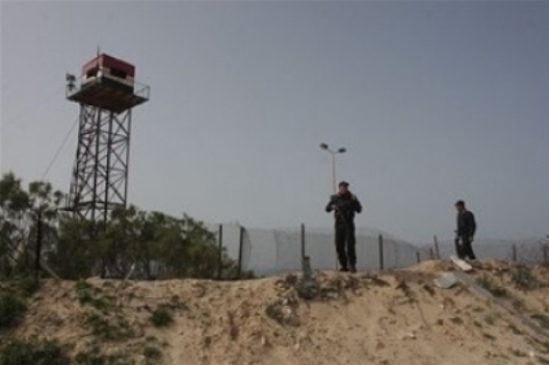مصر تضع أبراج مراقبة جديدة وتحصن مواقعها على الحدود مع قطاع غزة