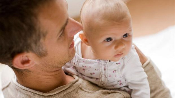 الأطفال من آباء صغار