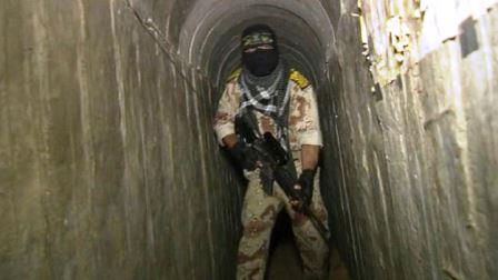 بي بي سي: داخل أنفاق غزة، المسلحون يستعدون لـ